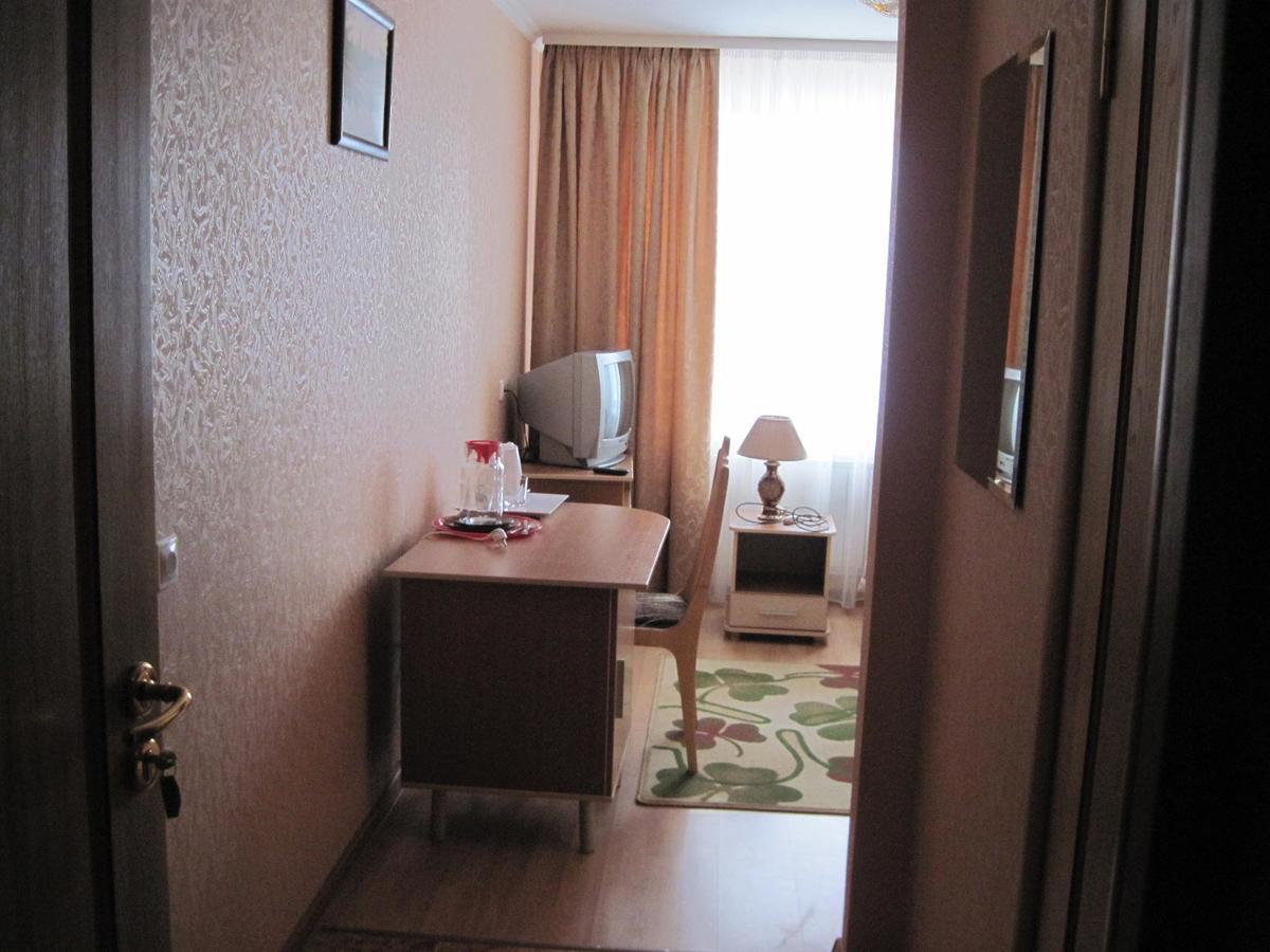Masty Hotel Mosty מראה חיצוני תמונה